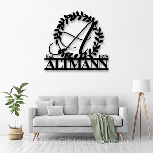Personalised Family Name with Circular Leaf with Alphabet